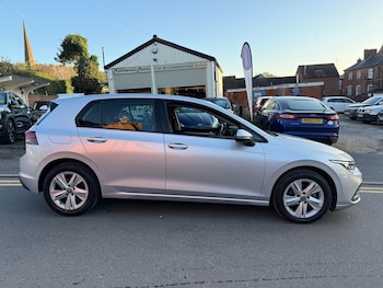 2022 - 2.0 TDI Life 5dr