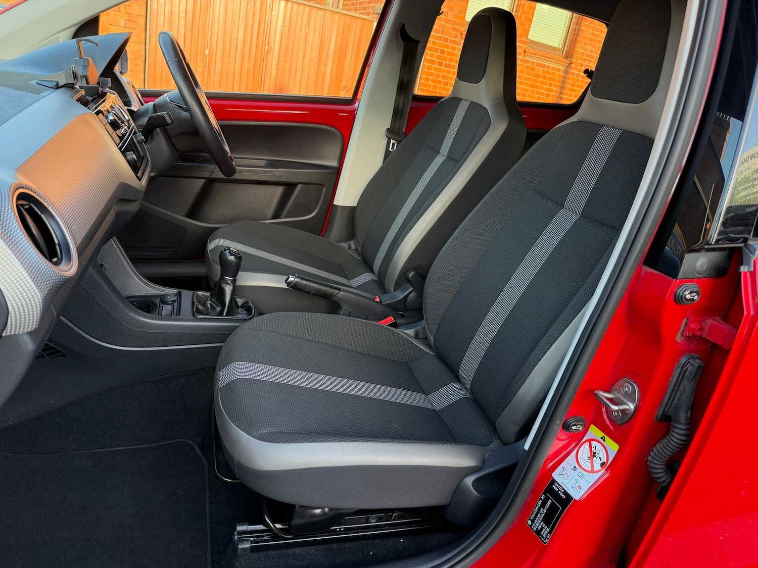 Used Volkswagen up! 2017 for sale - 77638220: Photo 3