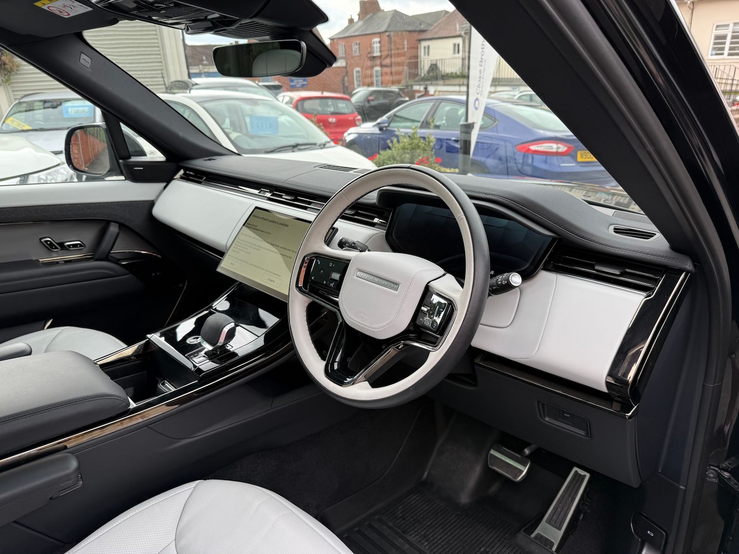 Used Land Rover Range Rover Sport 2025 for sale - 75963352: Photo 2