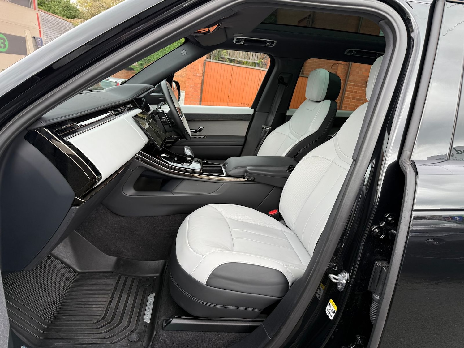 Used Land Rover Range Rover Sport 2025 for sale - 75963352: Photo 4