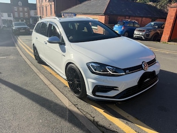 Volkswagen - Golf