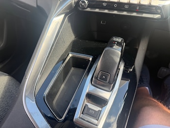 Used Peugeot 3008 2017 for sale - 79442660: Photo