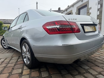 Used Mercedes-Benz E Class 2010 for sale - 79197804: Photo