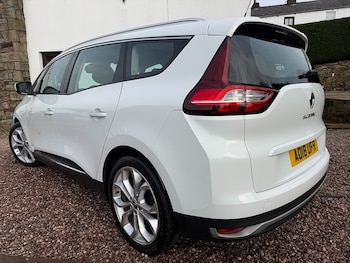 Used Renault Grand Scenic 2018 for sale - 78336103: Photo