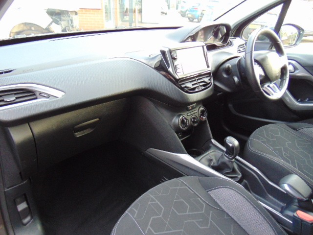 Used Peugeot 2008 2017 for sale - 76860138: Photo 2