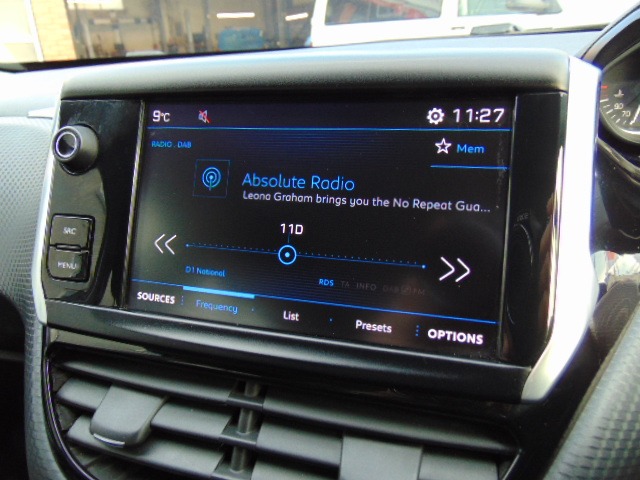 Used Peugeot 2008 2017 for sale - 76860138: Photo 8