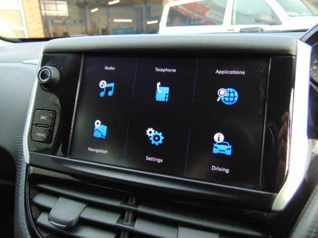 Used Peugeot 2008 2017 for sale - 76860138: Photo 9