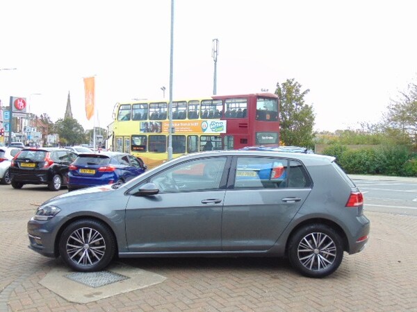 Used Volkswagen Golf 2018 for sale - 76159646: Photo 3