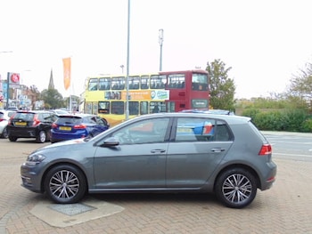 Used Volkswagen Golf 2018 for sale - 76159646: Photo