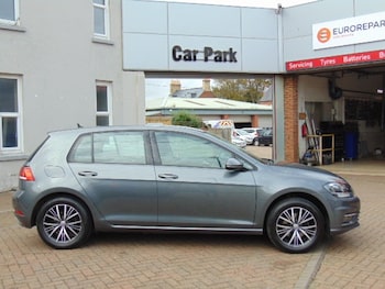 Used Volkswagen Golf 2018 for sale - 76159646: Photo