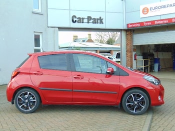 Used Toyota Yaris 2016 for sale - 77650314: Photo