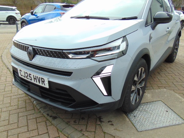 Used Renault Captur 2025 for sale - 77605519: Photo 2