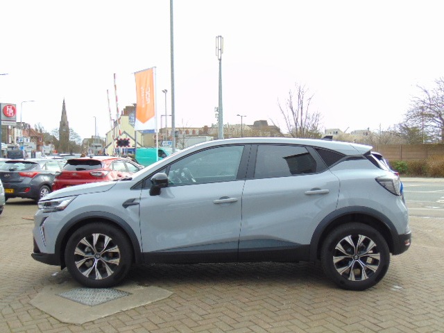 Used Renault Captur 2025 for sale - 77605519: Photo 3