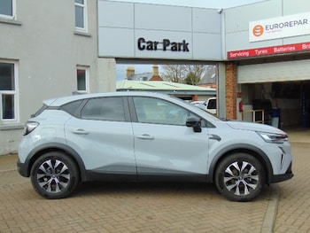 Used Renault Captur 2025 for sale - 77605519: Photo