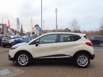 Used Renault Captur 2017 for sale - 77296598: Photo