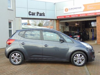 Used Kia Venga 2017 for sale - 76859437: Photo