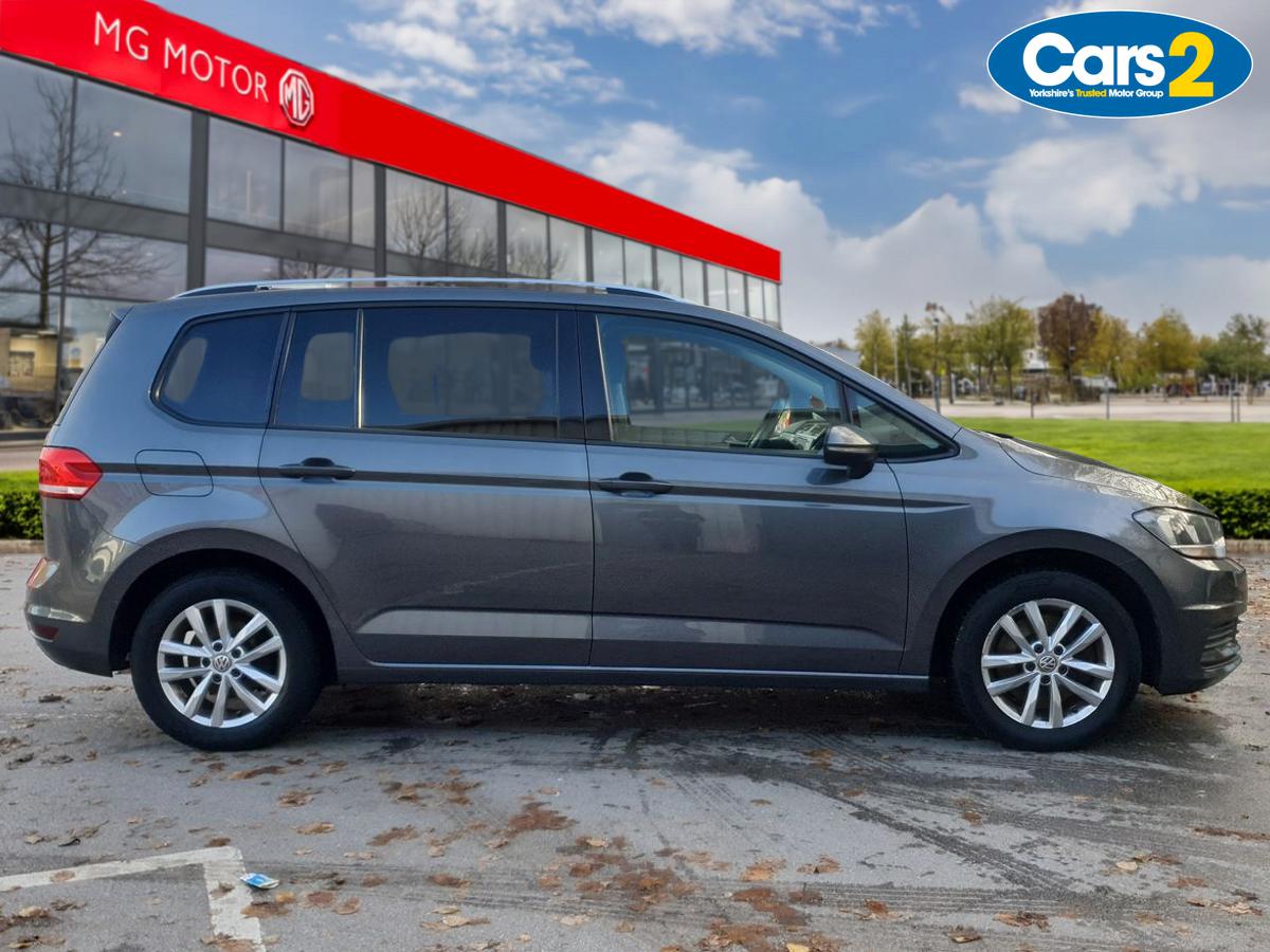 Used Volkswagen Touran 2017 for sale - 76609542: Photo 2