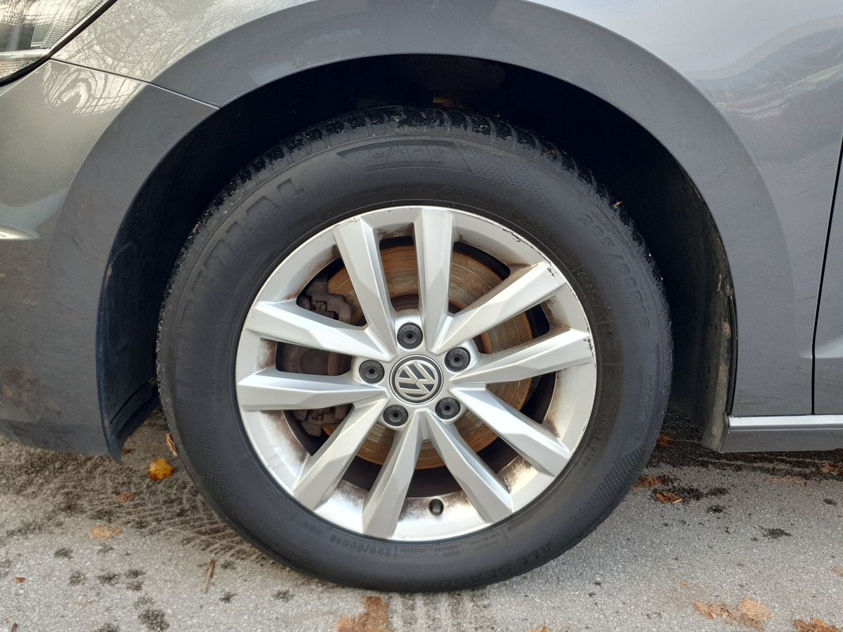 Used Volkswagen Touran 2017 for sale - 76609542: Photo 9