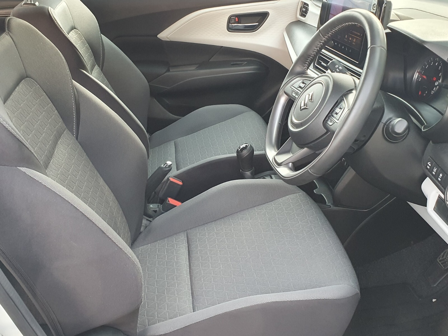 Used Suzuki Swift 2024 for sale - 76541212: Photo 11