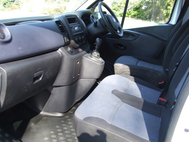 Used Vauxhall Vivaro 2017 for sale - 74072558: Photo 8