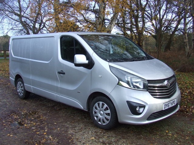 Used Vauxhall Vivaro 2017 for sale - 76830782: Photo 1