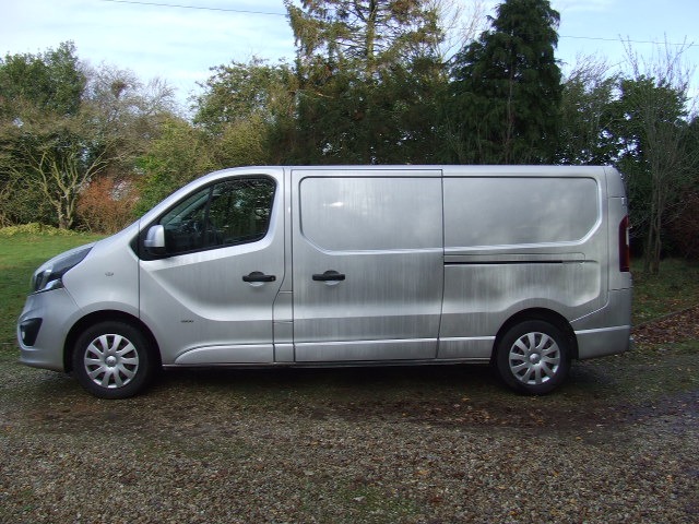 Used Vauxhall Vivaro 2017 for sale - 76830782: Photo 3