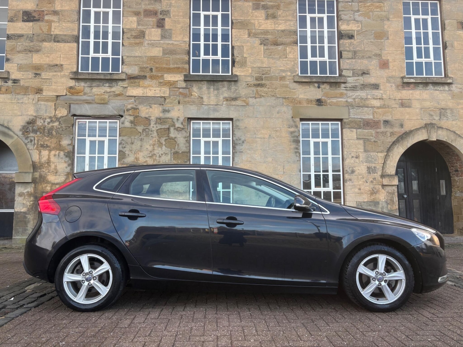 Used Volvo V40 2014 for sale - 77618473: Photo 10