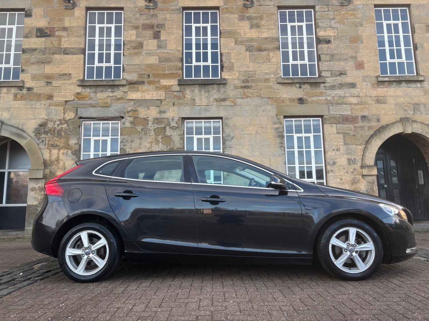 Used Volvo V40 2014 for sale - 77618473: Photo 11