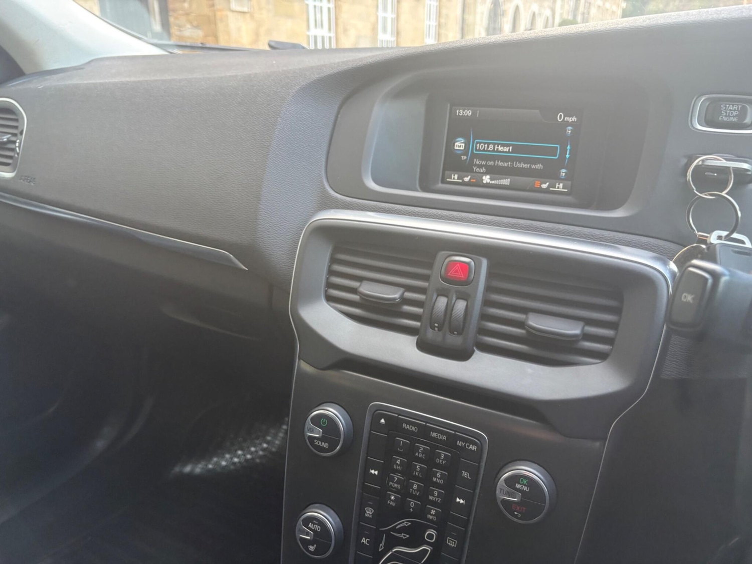 Used Volvo V40 2014 for sale - 77618473: Photo 25