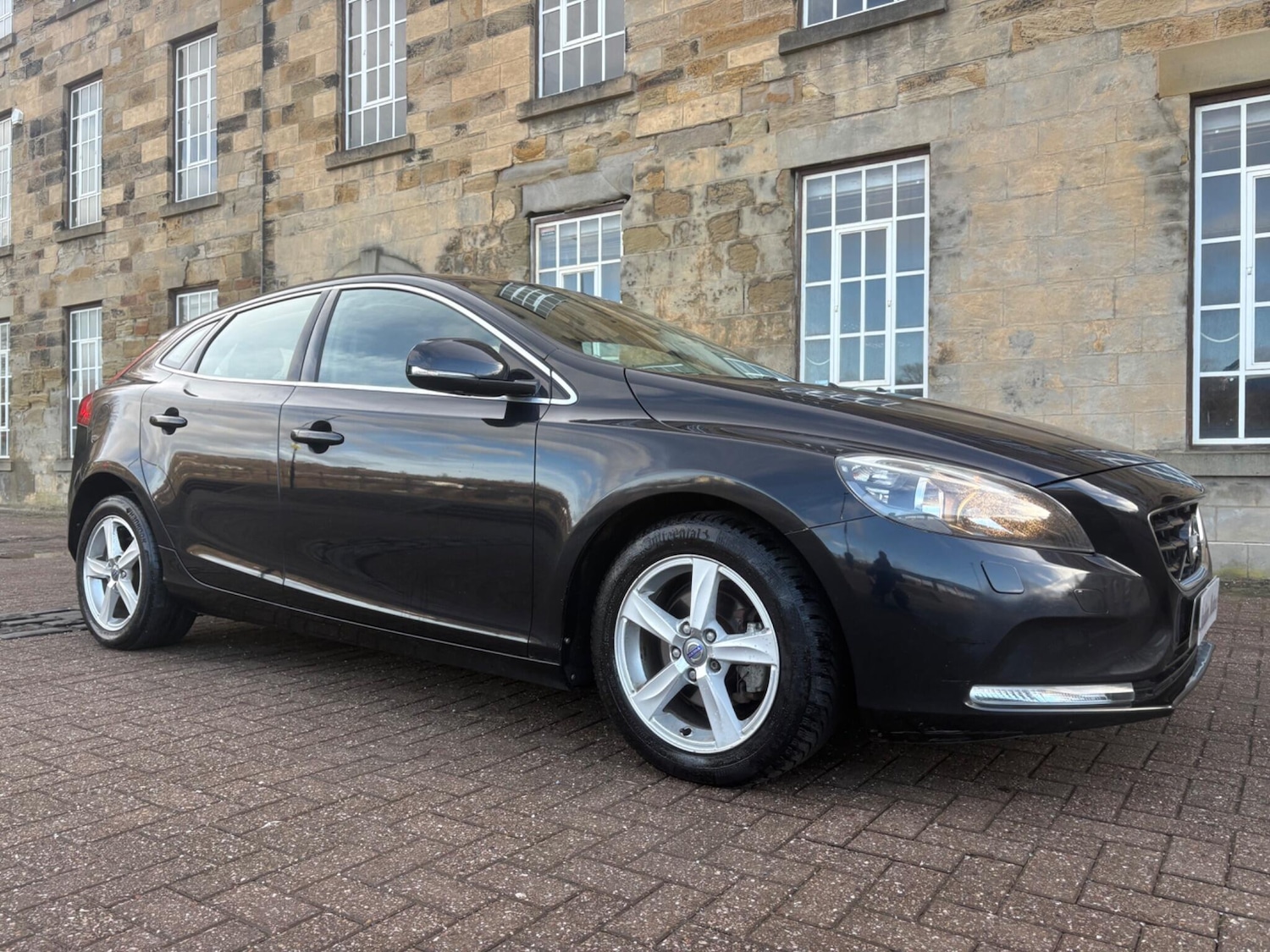 Used Volvo V40 2014 for sale - 77618473: Photo 6