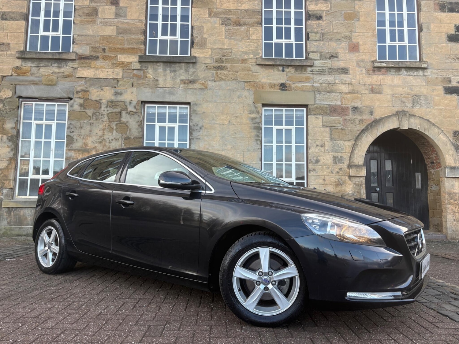 Used Volvo V40 2014 for sale - 77618473: Photo 8