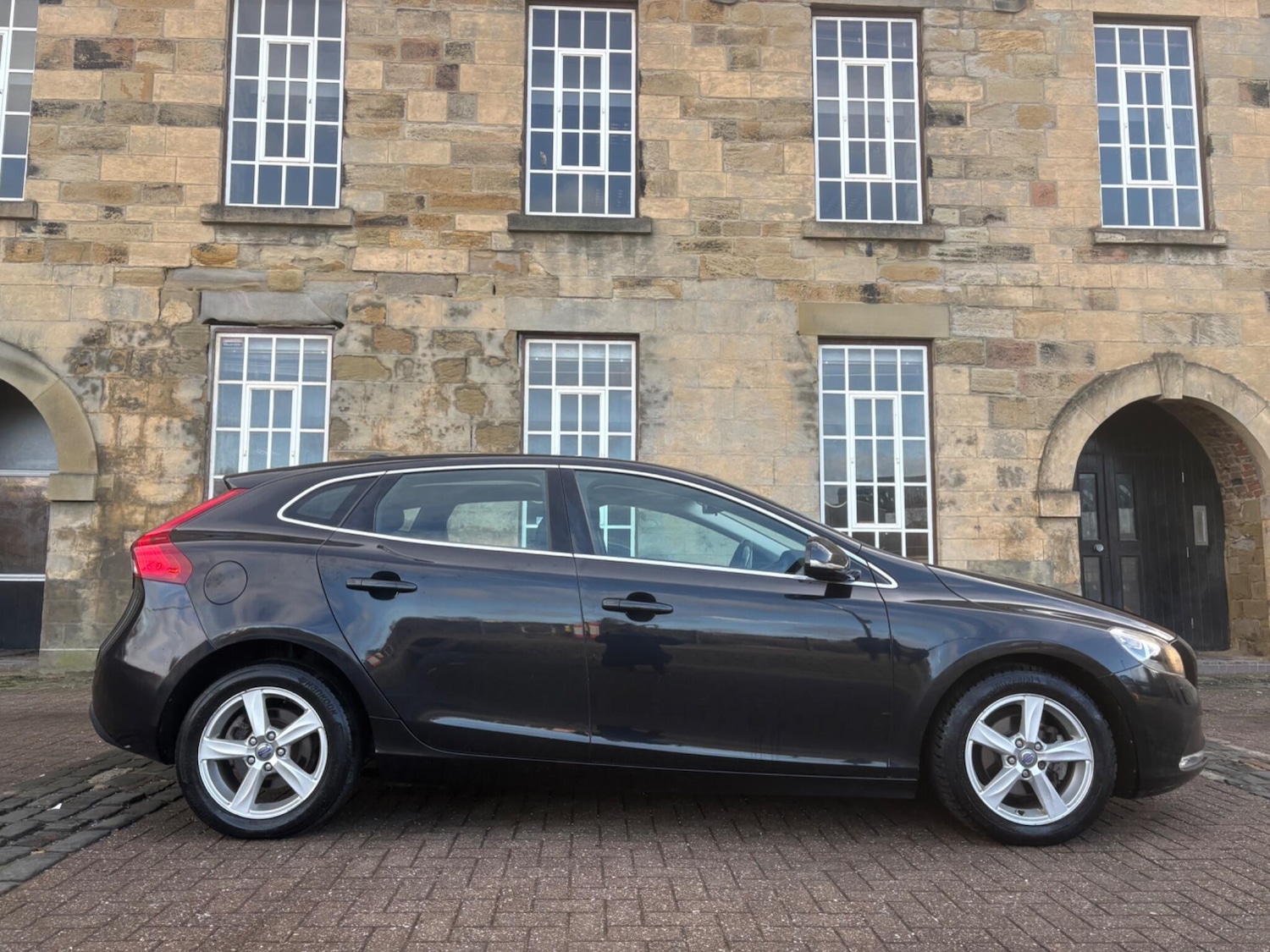 Used Volvo V40 2014 for sale - 77618473: Photo 9