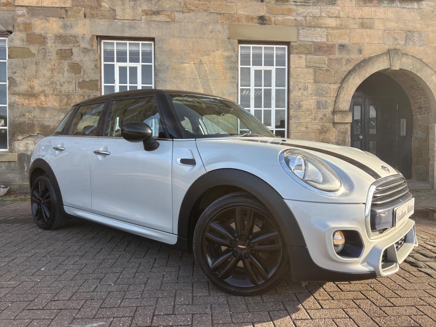 Used MINI Hatch 2017 for sale - 77588676: Photo 1