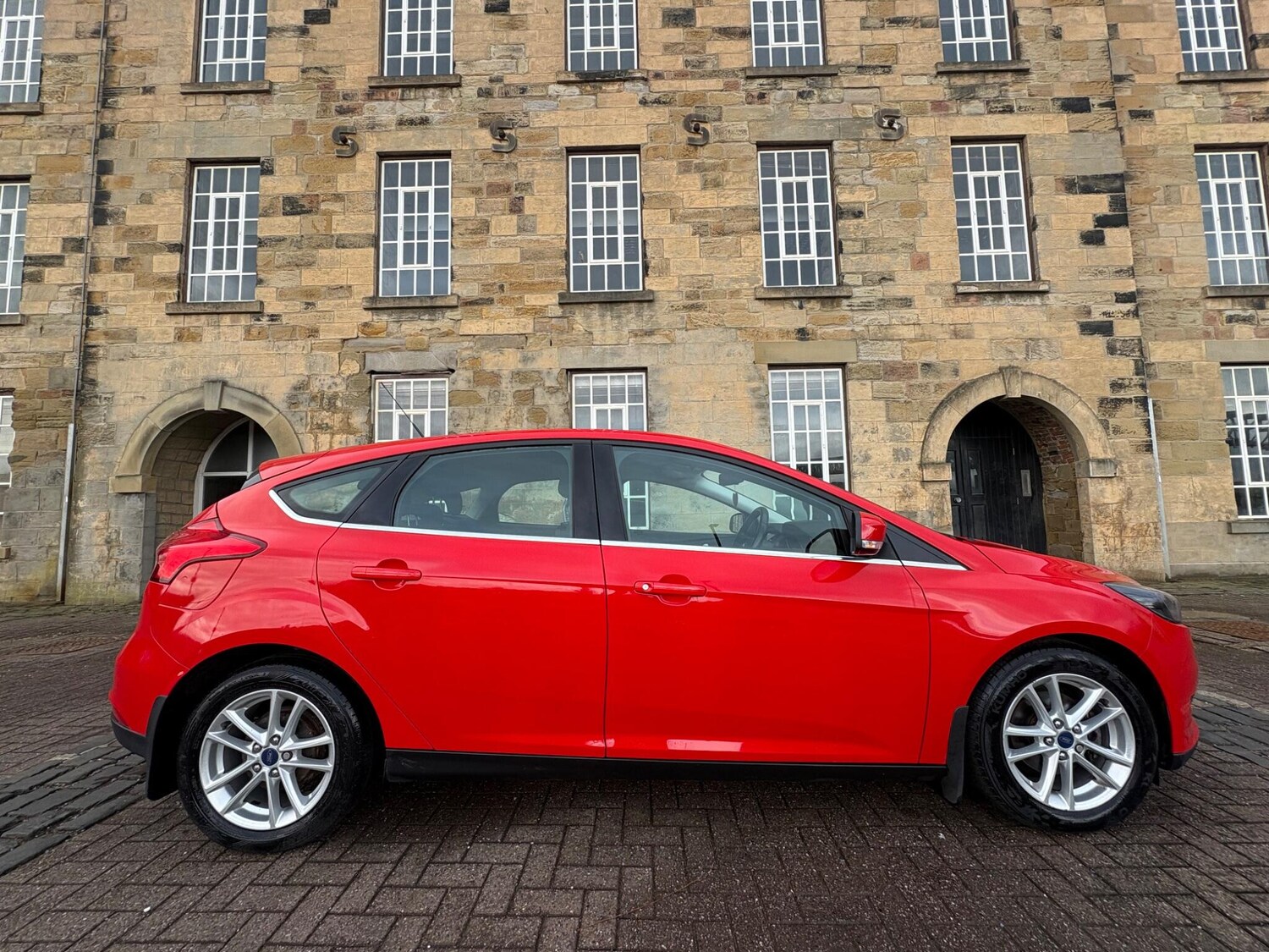 Used Ford Focus 2017 for sale - 77685858: Photo 10