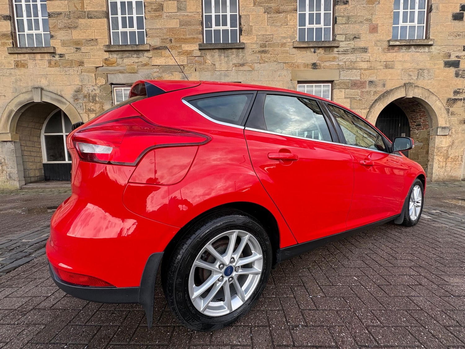 Used Ford Focus 2017 for sale - 77685858: Photo 14