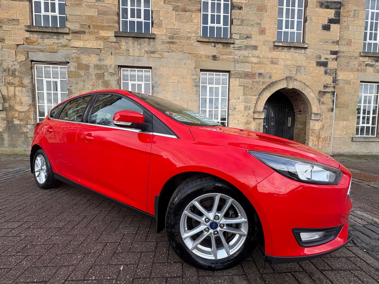 Used Ford Focus 2017 for sale - 77685858: Photo 3