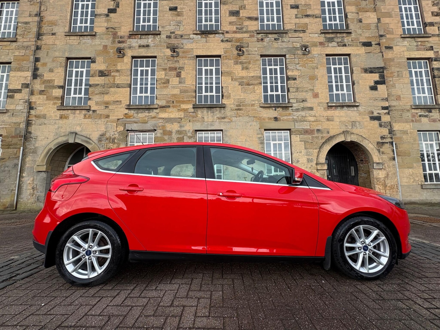 Used Ford Focus 2017 for sale - 77685858: Photo 7