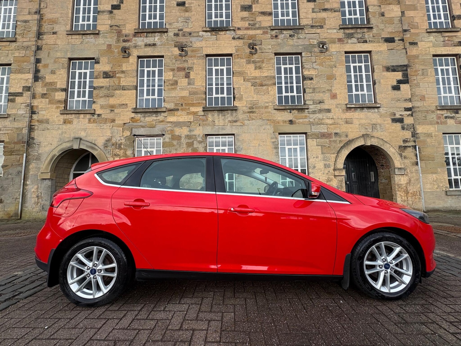 Used Ford Focus 2017 for sale - 77685858: Photo 8