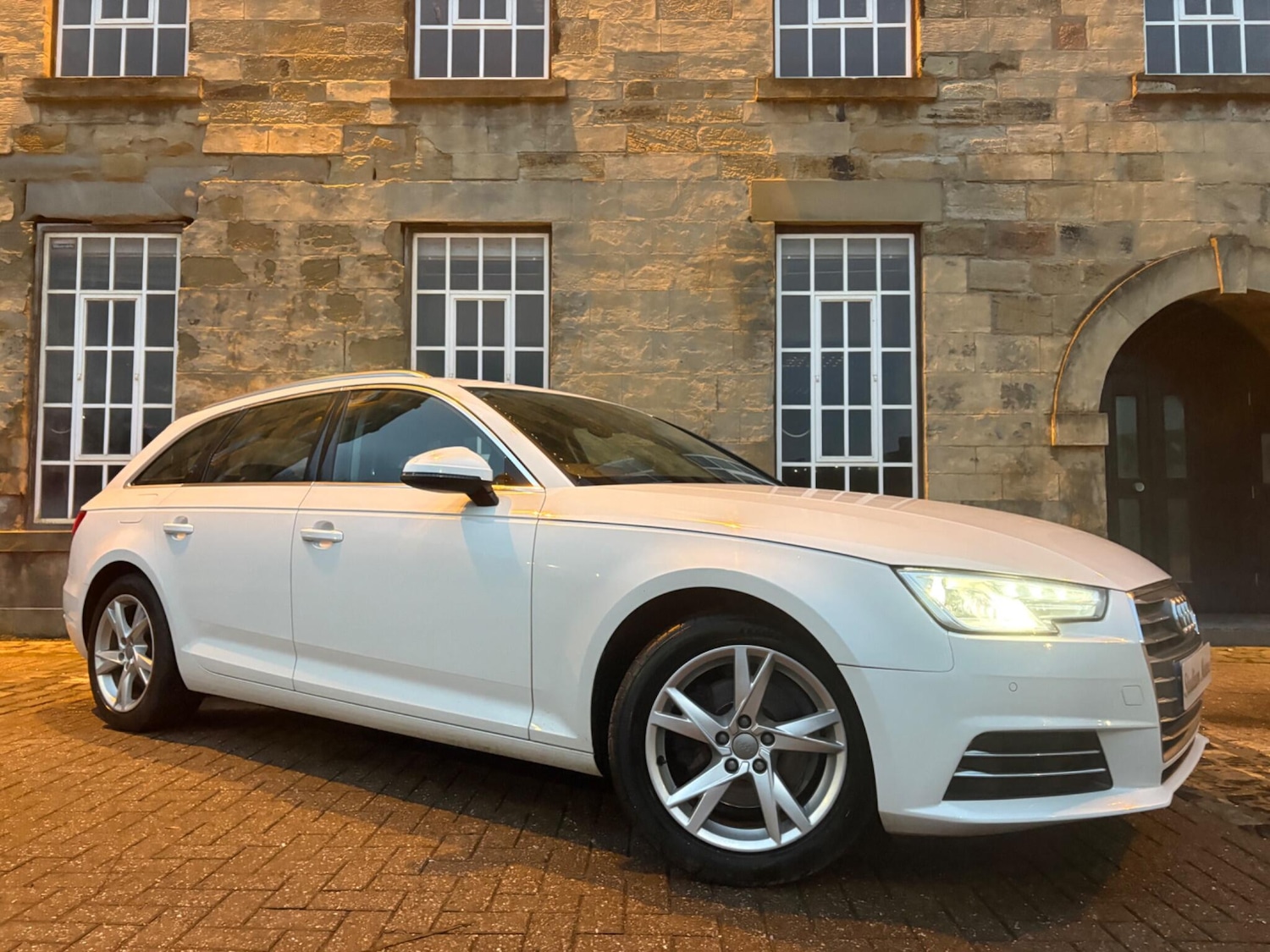 Used Audi A4 2017 for sale - 77293546: Photo 5