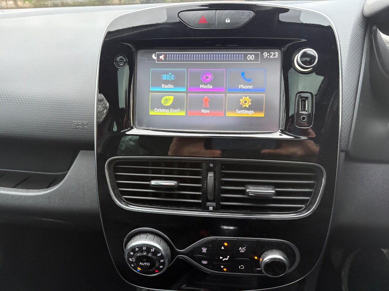 Used Renault Clio 2019 for sale - 77245310: Photo 36