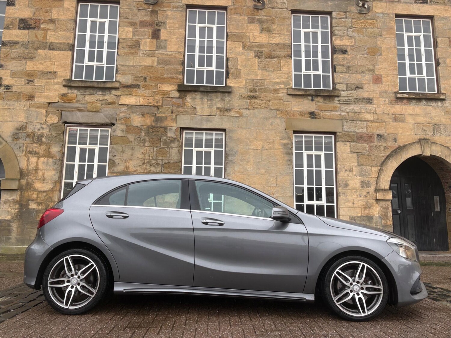 Used Mercedes-Benz A-Class 2017 for sale - 77365629: Photo 9