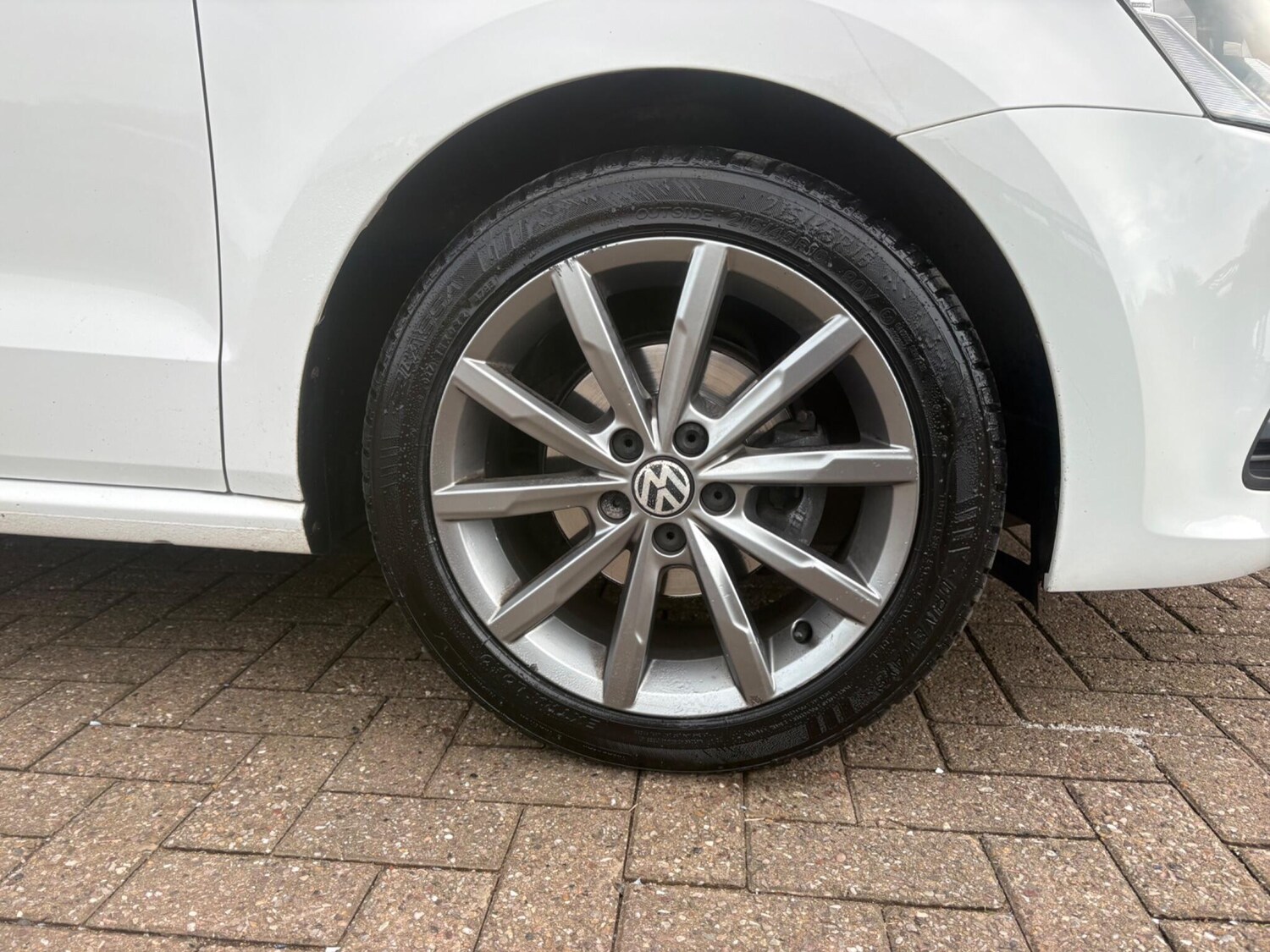 Used Volkswagen Polo 2015 for sale - 77648230: Photo 24