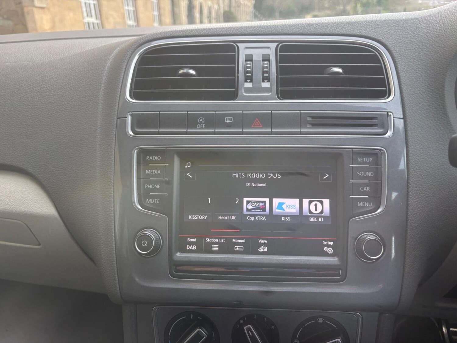 Used Volkswagen Polo 2015 for sale - 77648230: Photo 28