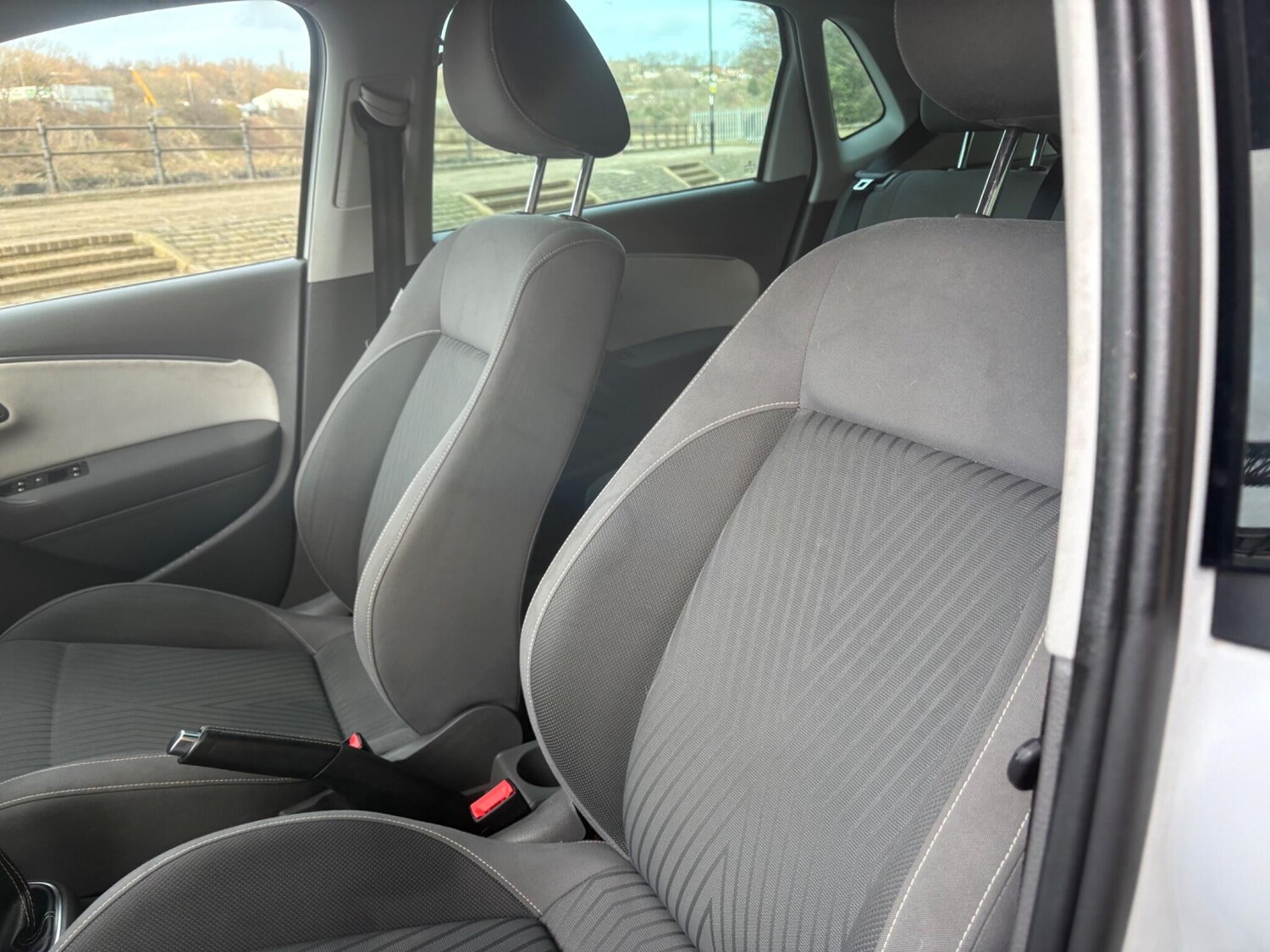 Used Volkswagen Polo 2015 for sale - 77648230: Photo 32