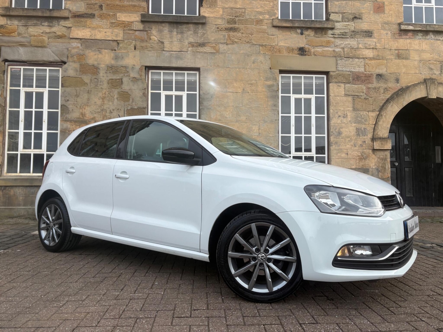 Used Volkswagen Polo 2015 for sale - 77648230: Photo 4