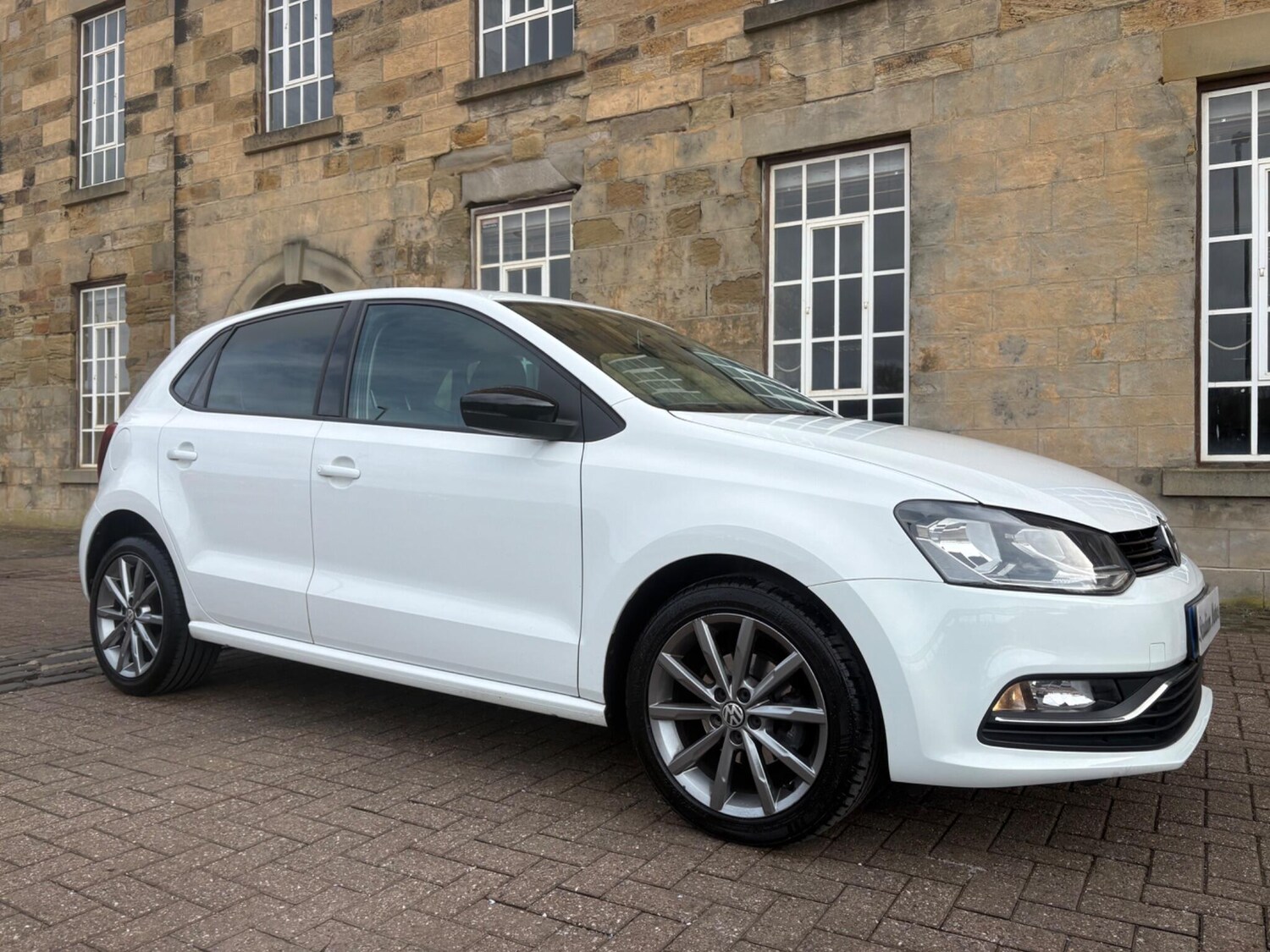 Used Volkswagen Polo 2015 for sale - 77648230: Photo 6