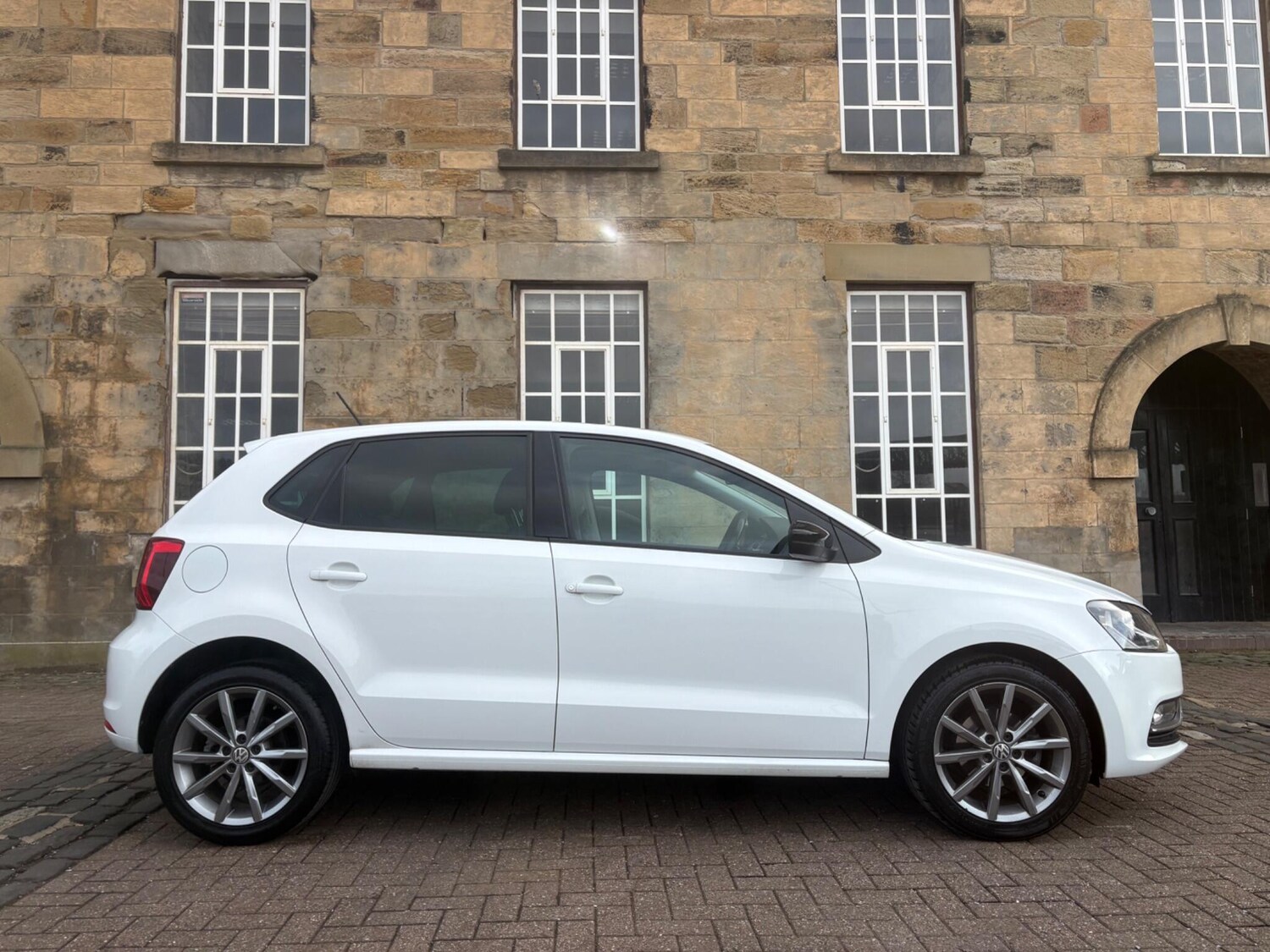 Used Volkswagen Polo 2015 for sale - 77648230: Photo 8