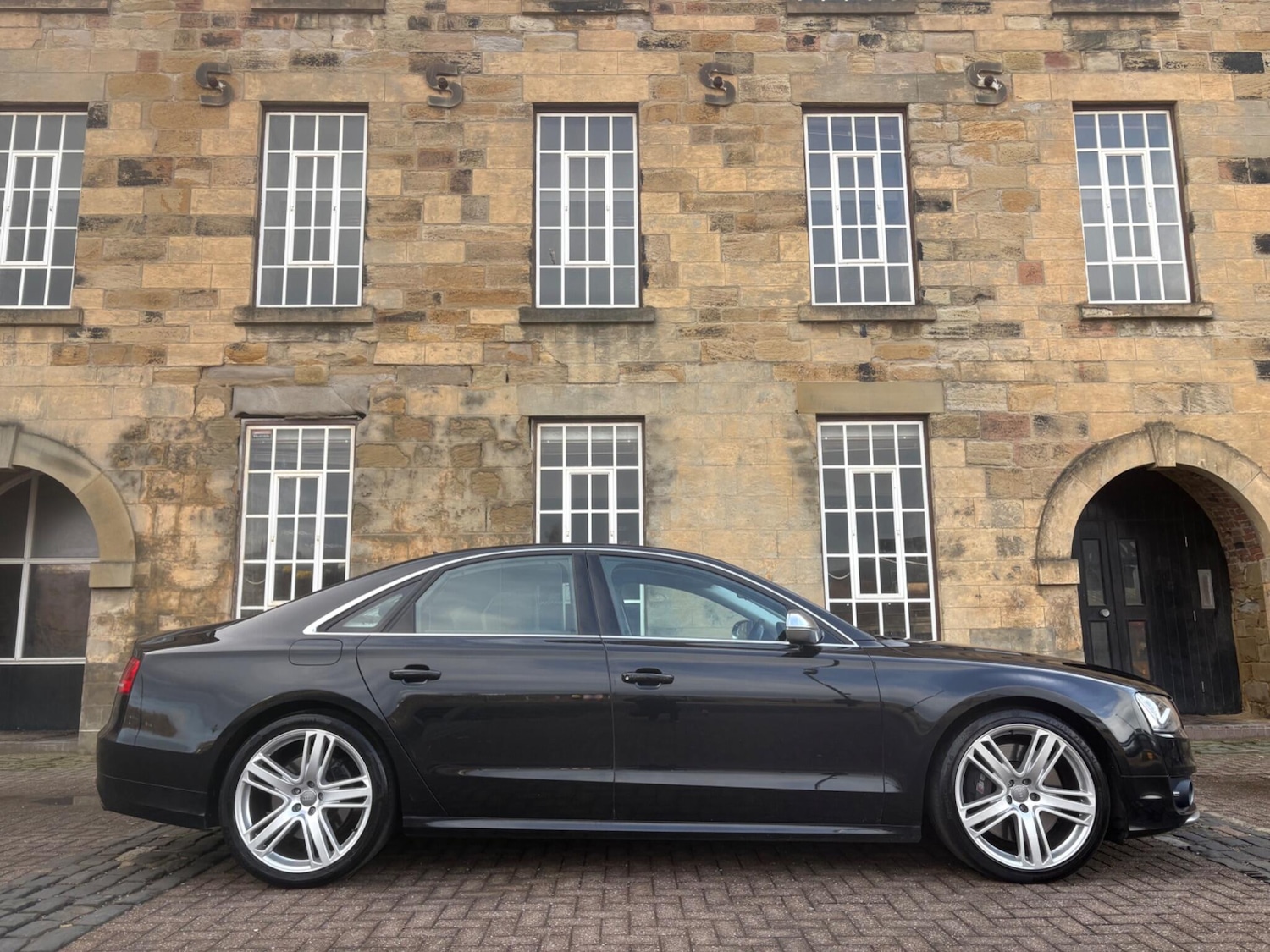 Used Audi S8 2013 for sale - 77698356: Photo 11