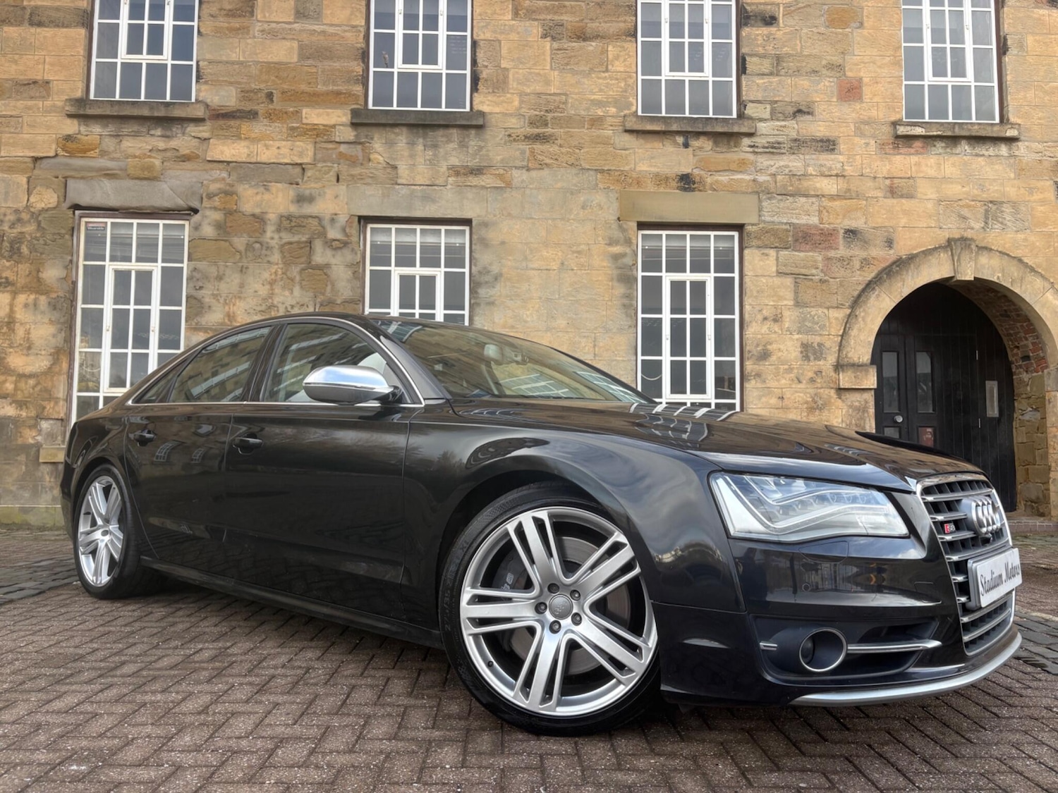 Used Audi S8 2013 for sale - 77698356: Photo 2
