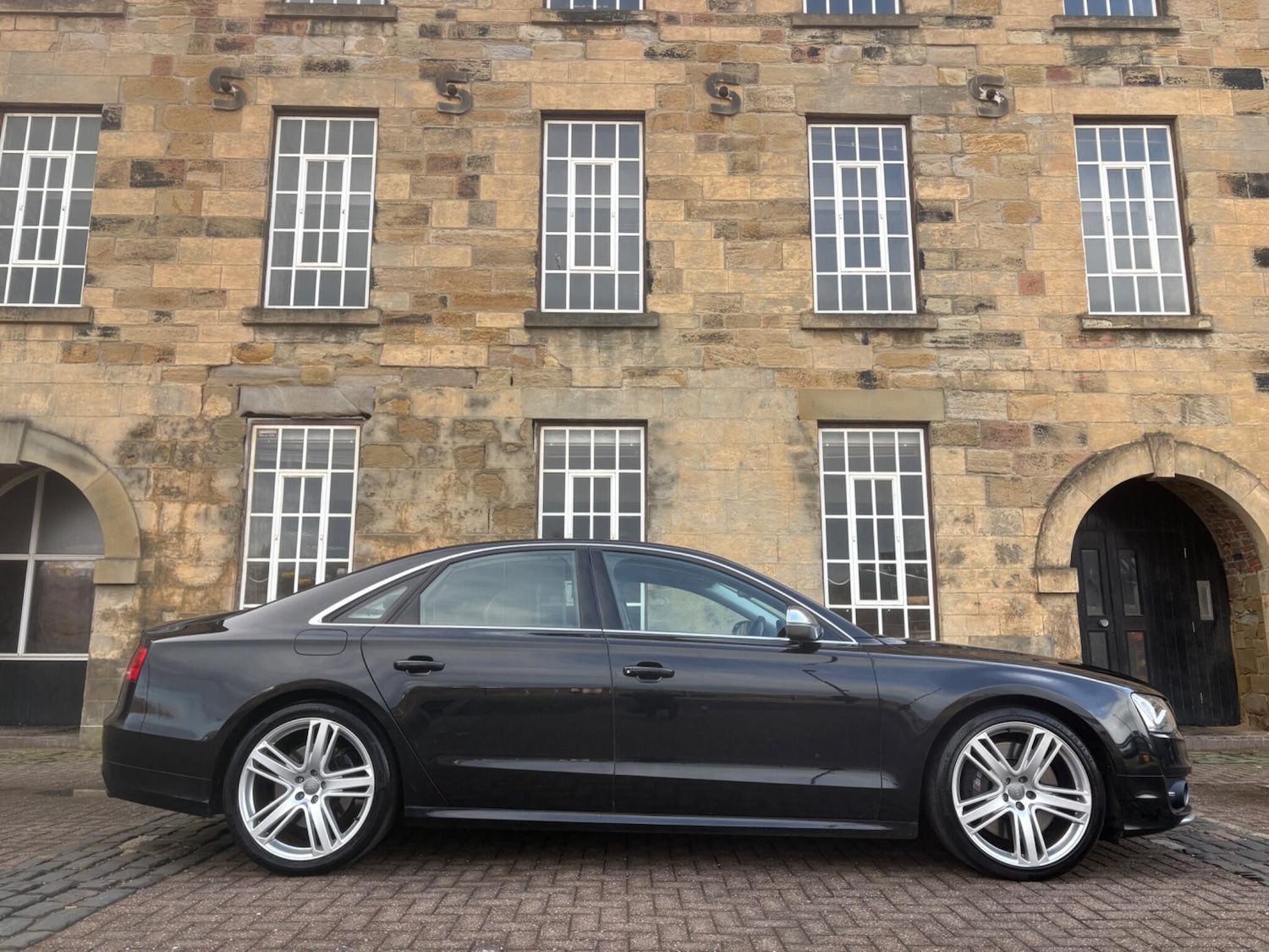 Used Audi S8 2013 for sale - 77698356: Photo 9